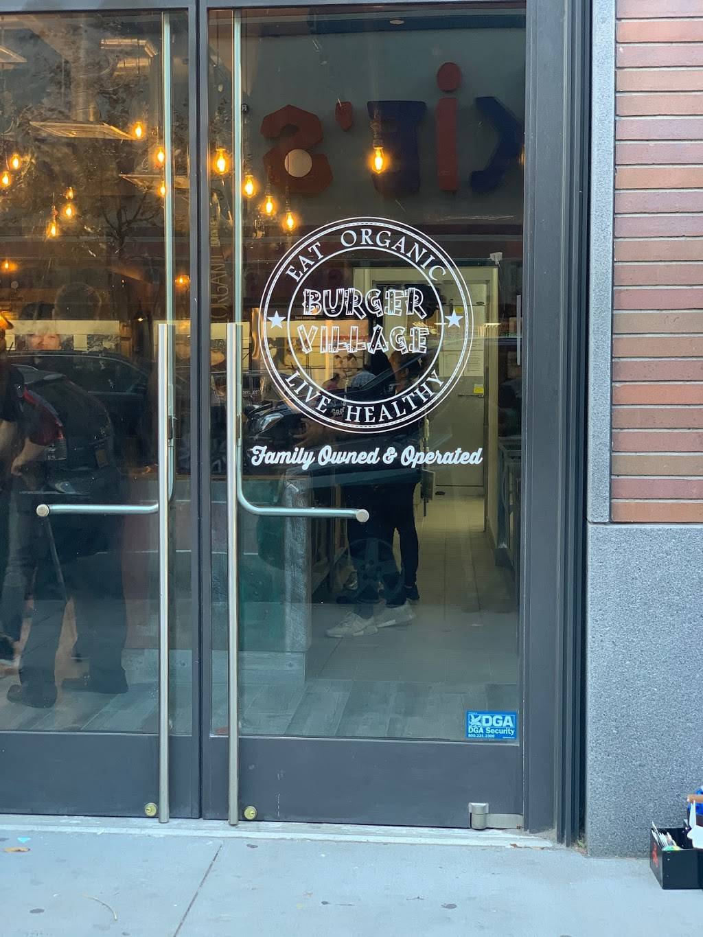 Burger Village | restaurant | 286 Livingston St, Brooklyn, NY 11217, USA | 9179090594 OR +1 917-909-0594