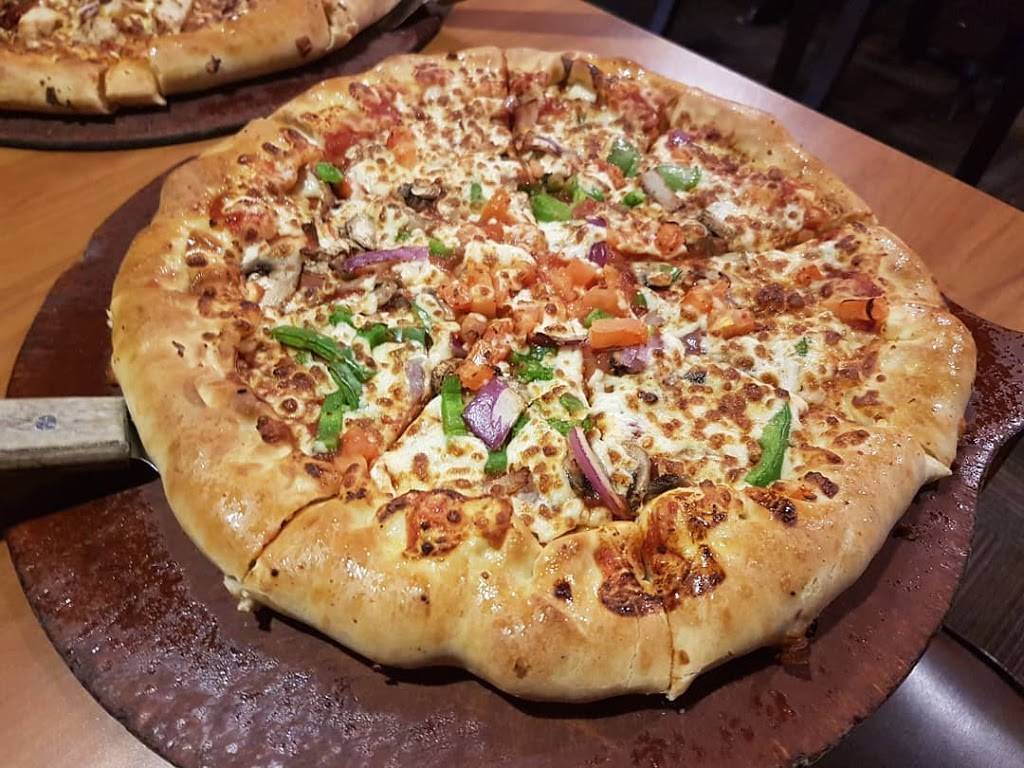 Pizza Hut | meal delivery | 289 Dundas St E, Mississauga, ON L5A 1X1, Canada | 9052779797 OR +1 905-277-9797