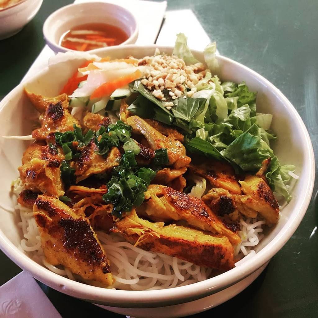 Pho Thai Nguyen | restaurant | 3221 N Classen Blvd, Oklahoma City, OK 73118, USA | 4055257373 OR +1 405-525-7373