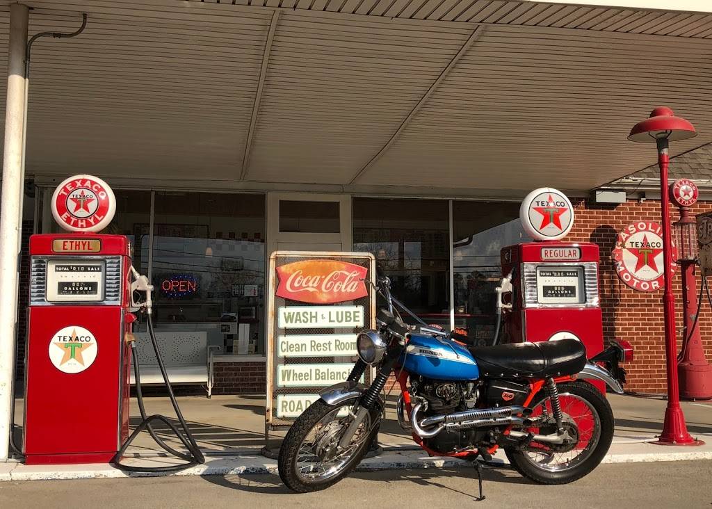 Creme Hut | restaurant | 800 S 3rd Ave, Chatsworth, GA 30705, USA | 7066955411 OR +1 706-695-5411