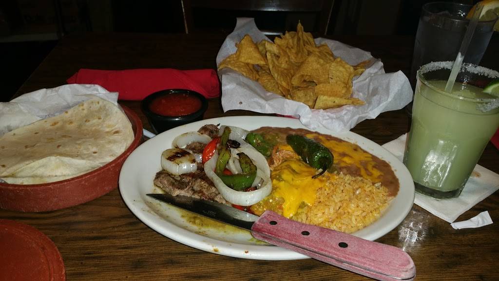 Hectors | restaurant | 1900 W Main St, Gun Barrel City, TX 75156, USA | 9038871179 OR +1 903-887-1179