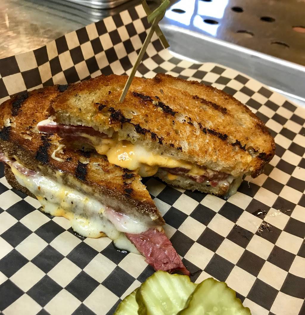 Crown Hill Broiler | restaurant | 8037 15th Ave NW, Seattle, WA 98117, USA | 2067813344 OR +1 206-781-3344