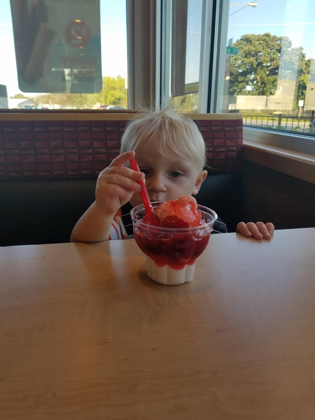 Dairy Queen Grill & Chill | restaurant | 1600 15th Ave, Union Grove, WI 53182, USA | 2628783930 OR +1 262-878-3930