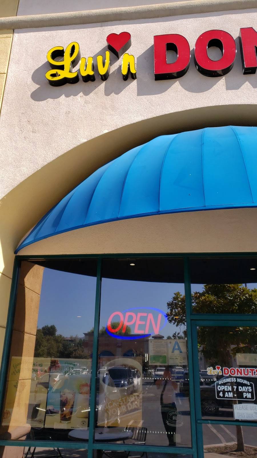 Luvn Donuts | bakery | 27051 McBean Pkwy #103, Valencia, CA 91355, USA | 6618881195 OR +1 661-888-1195
