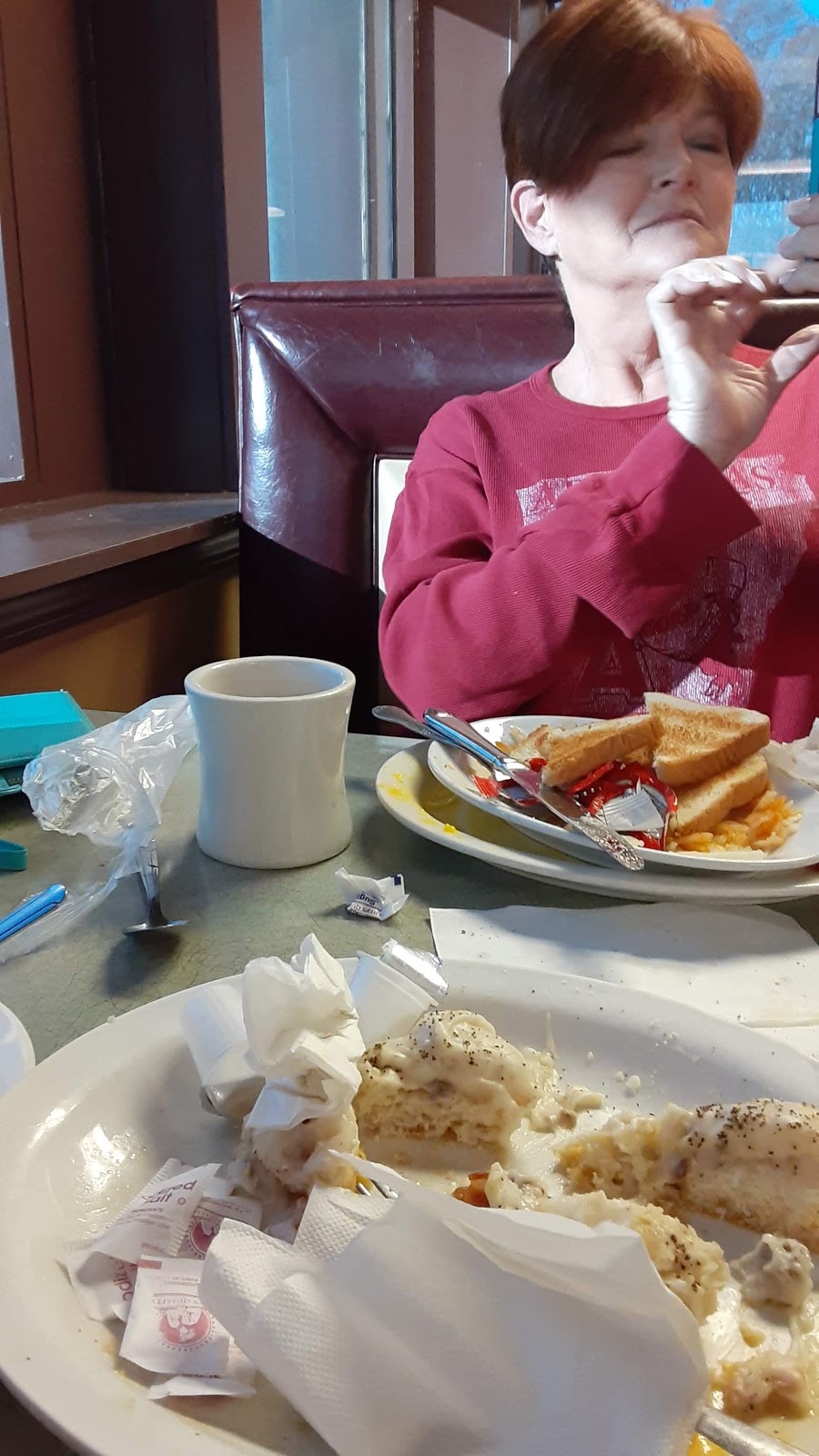 Crossroads Cafe | restaurant | 109 S Worthington Dr, West Memphis, AR 72301, USA | 8707353800 OR +1 870-735-3800