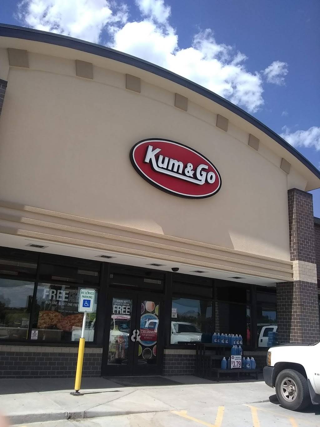 Kum & Go | meal takeaway | 9665 Prominent Point, Colorado Springs, CO 80924, USA | 7192827673 OR +1 719-282-7673