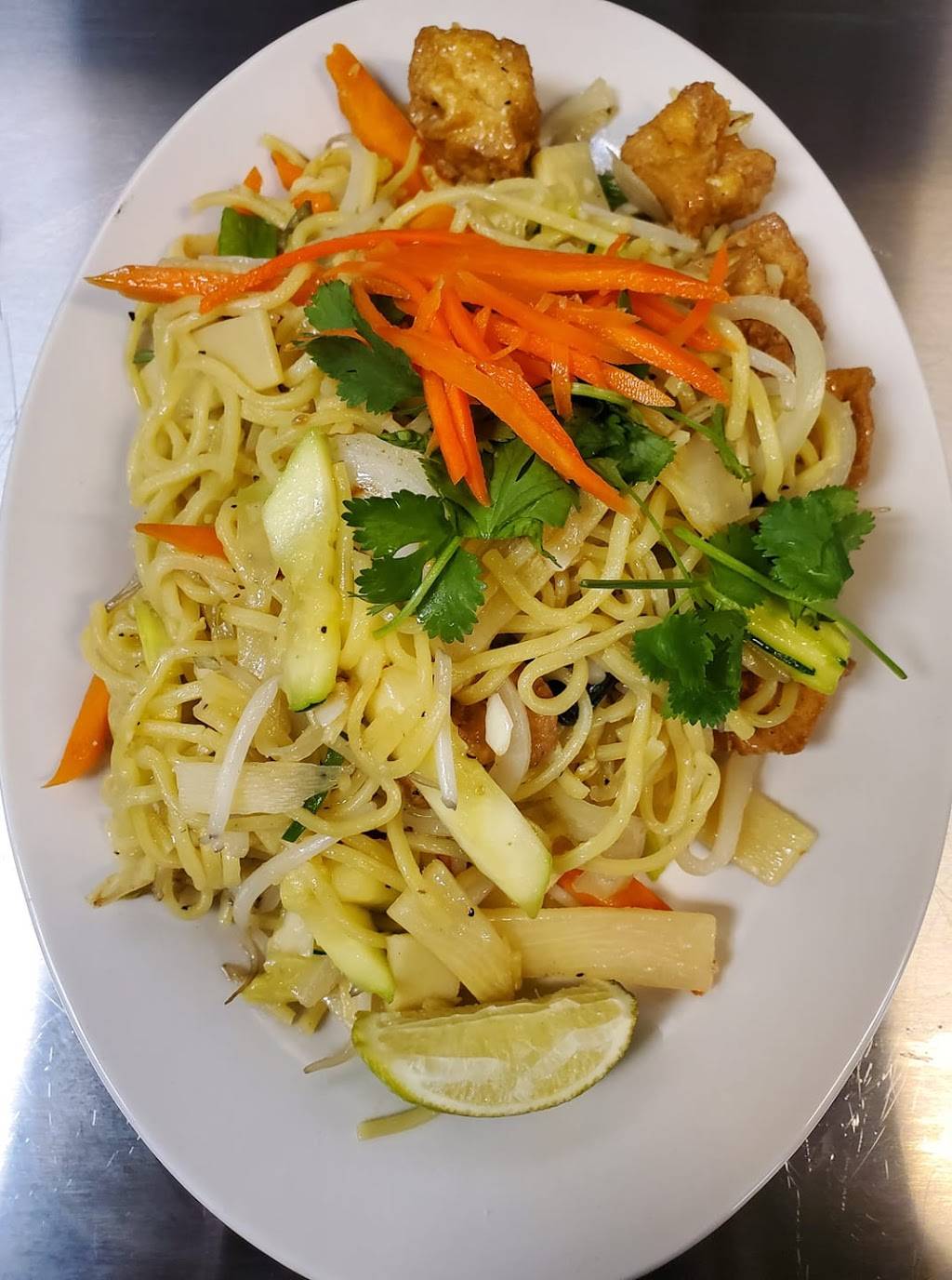 Flying Mon Noodles Bar | restaurant | 3708 Merle Hay Rd, Des Moines, IA 50310, USA | 5156300209 OR +1 515-630-0209