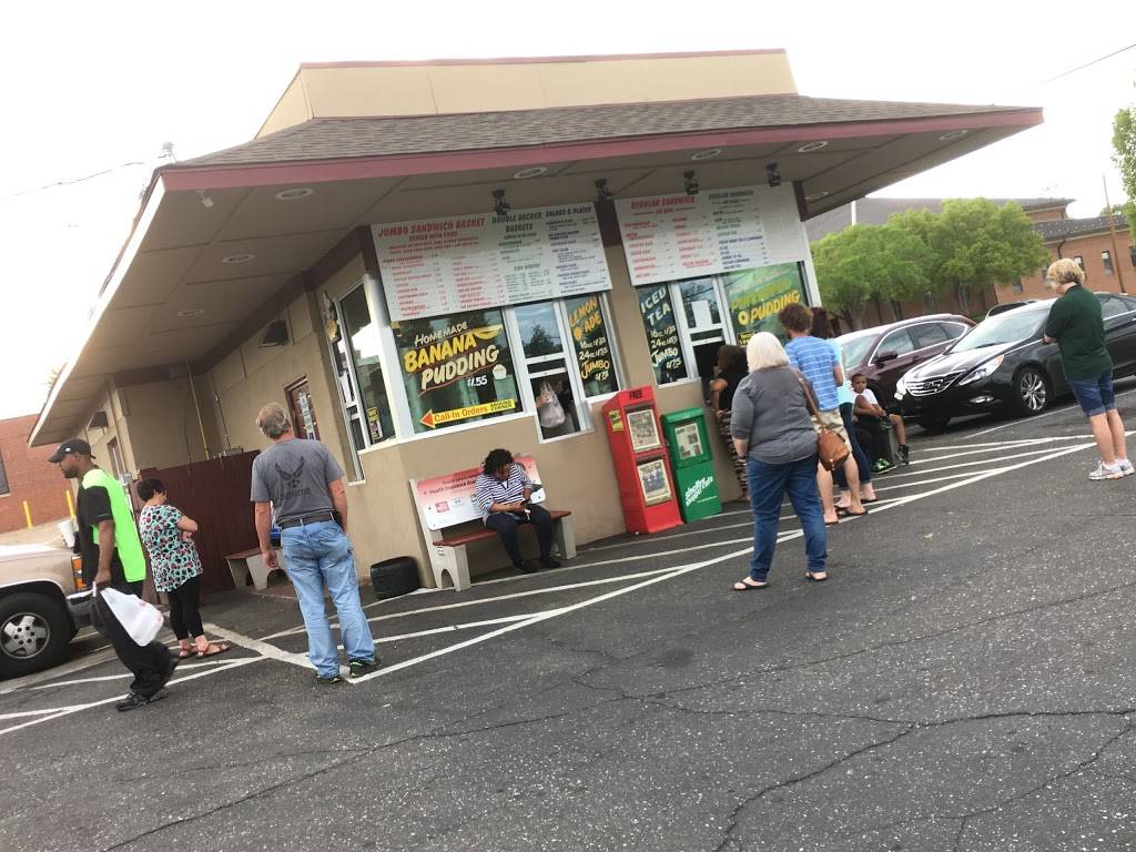 Taste-T-Drive-In | restaurant | 322 E Marion St, Shelby, NC 28150, USA | 7044823936 OR +1 704-482-3936