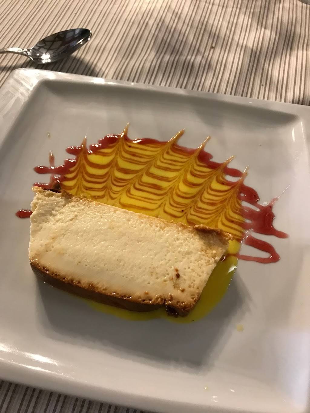 Bar Granada | restaurant | 5 W Monument Ave, Dayton, OH 45402, USA | 9372218310 OR +1 937-221-8310