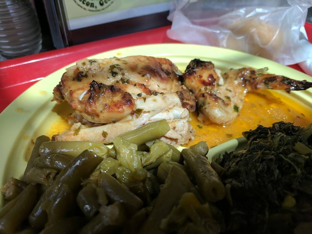 The Bears Den | restaurant | 1191 Oglethorpe St, Macon, GA 31201, USA | 4787459909 OR +1 478-745-9909