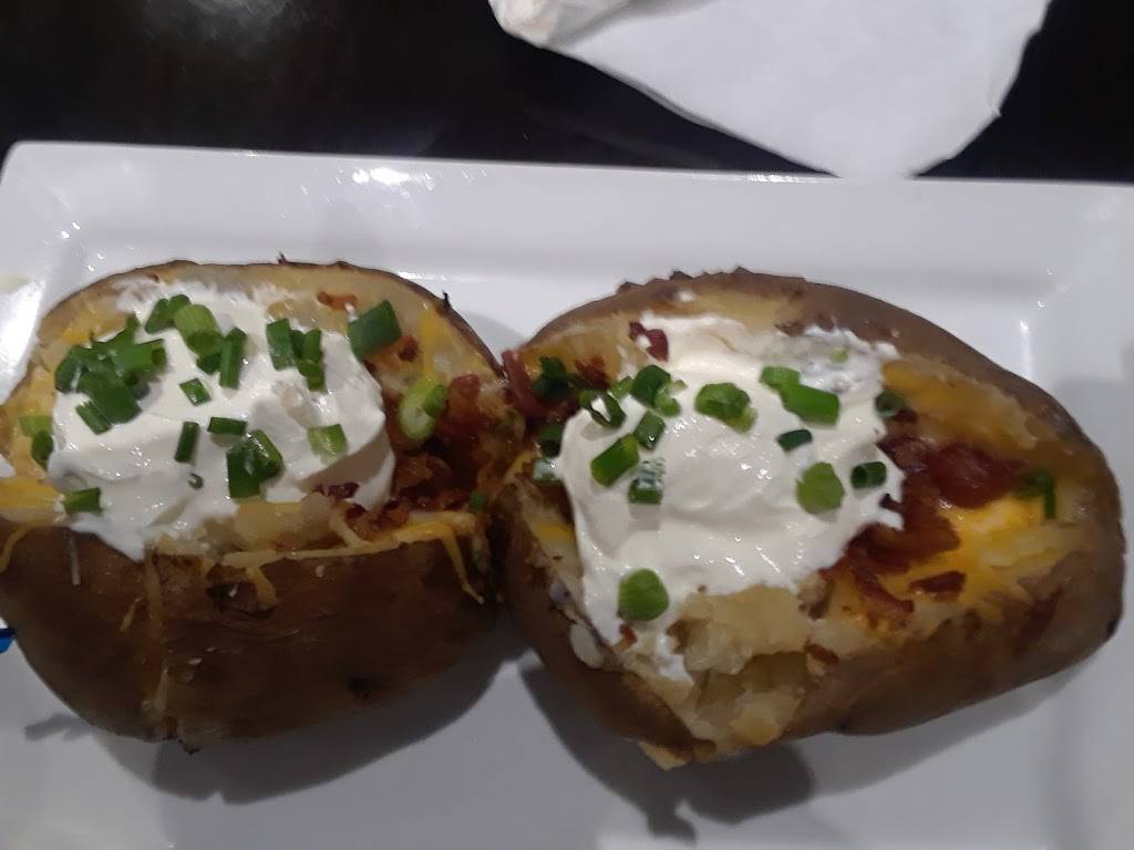 Amerikanos Grille | restaurant | 998 Del Mar Dr #108, Lady Lake, FL 32159, USA | 3526338027 OR +1 352-633-8027