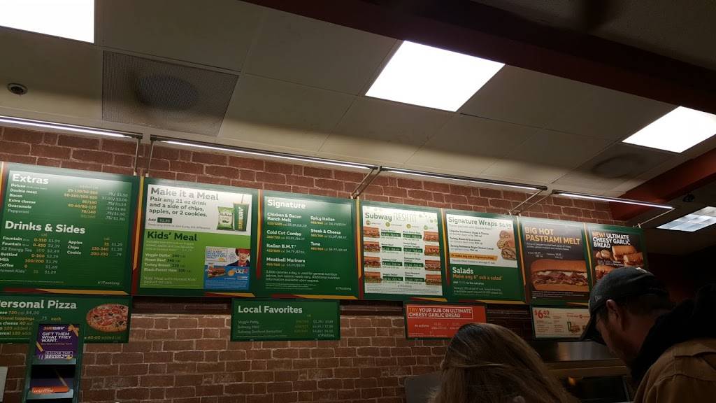 Subway Restaurants | restaurant | 45985 120 Regal Plaza, Sterling, VA 20165, USA | 7034213338 OR +1 703-421-3338