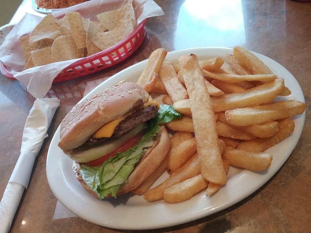 Snax Superburgers | restaurant | 3111, 2225 Artesia Blvd, Redondo Beach, CA 90278, USA | 3109219797 OR +1 310-921-9797