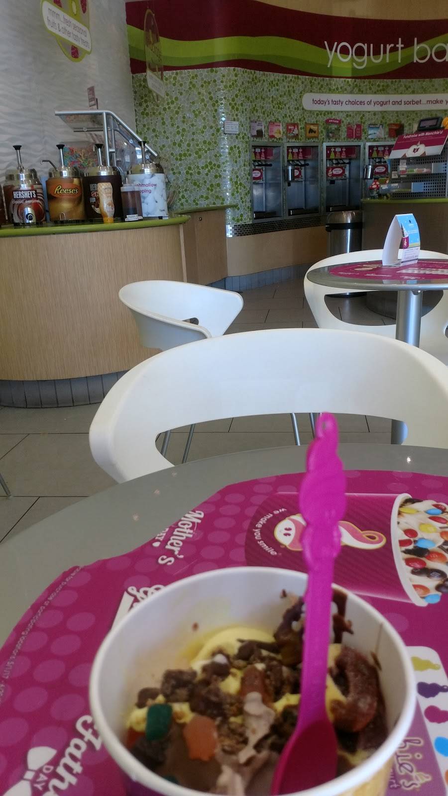 Menchies Frozen Yogurt | bakery | 85 N Hamilton Rd, Gahanna, OH 43230, USA | 6144724044 OR +1 614-472-4044
