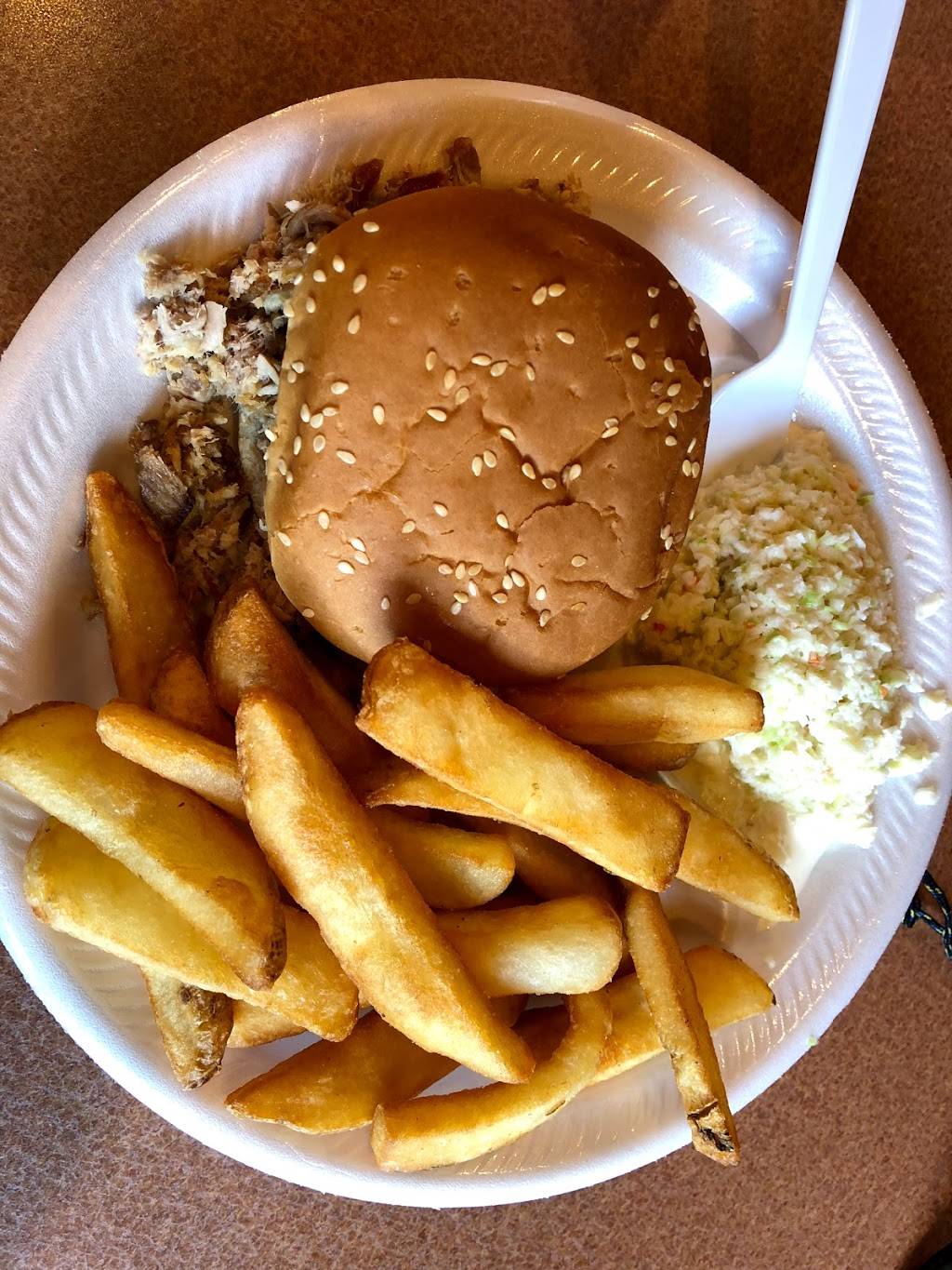 Bar-B-Que Wagon | restaurant | 610 Main St, Bryson City, NC 28713, USA | 8284889521 OR +1 828-488-9521