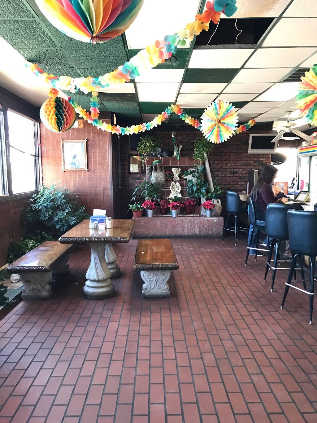 Lazaritas Mexican Restaurant | restaurant | 166 S WW White Rd, San Antonio, TX 78219, USA | 2103374180 OR +1 210-337-4180