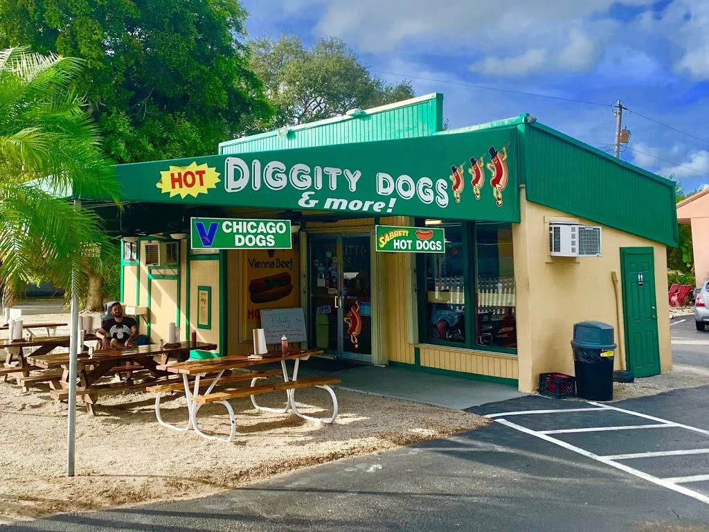 Hot Diggity Dogs & More | restaurant | 2641 Griffin Rd, Fort Lauderdale, FL 33312, USA | 9549817827 OR +1 954-981-7827
