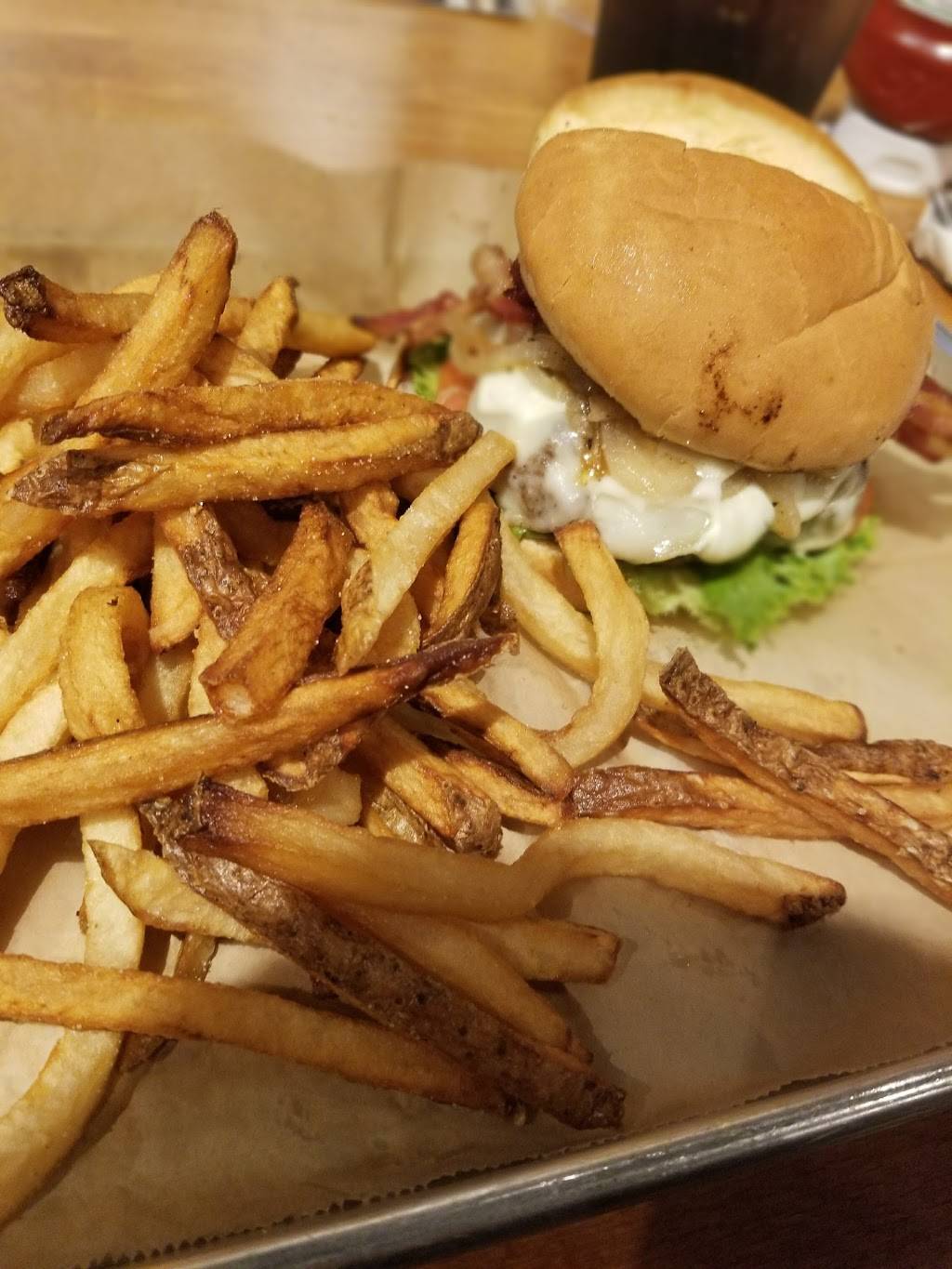 UR Burger | restaurant | 120 Mitchells Chance Rd, Edgewater, MD 21037, USA | 4434585382 OR +1 443-458-5382