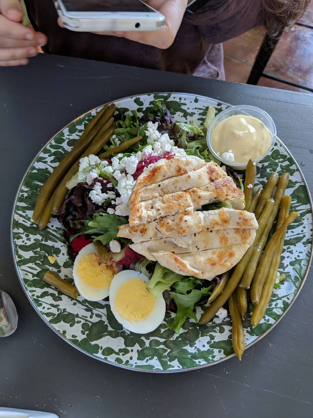 Lowcountry Produce Market & Café | restaurant | 302 Carteret St, Beaufort, SC 29902, USA | 8433221900 OR +1 843-322-1900