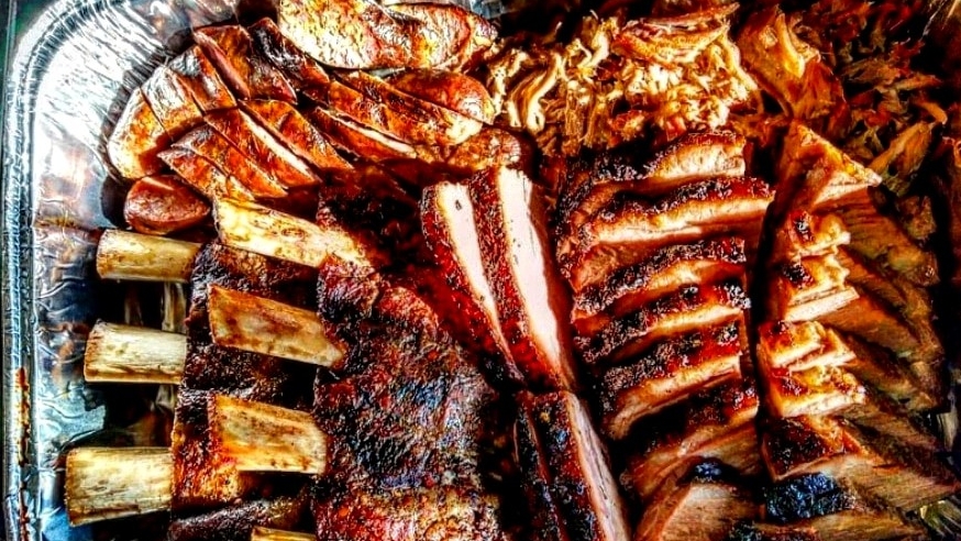 Big Bucks BBQ | restaurant | 1463 W Rascher Ave, Chicago, IL 60640, USA | 3124147253 OR +1 312-414-7253