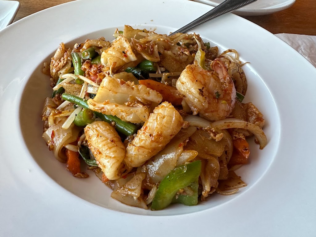 Peak Thai Lombard | restaurant | 845 E Roosevelt Rd, Lombard, IL 60148, USA | 6305193073 OR +1 630-519-3073