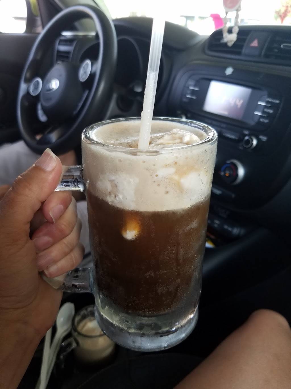 Dog n Suds | restaurant | 2050 N Ridge Rd, Elyria, OH 44035, USA | 4403243636 OR +1 440-324-3636