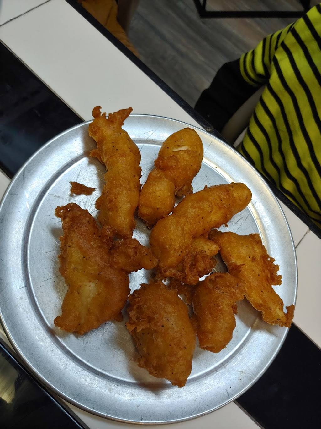 Lucino’s Pizza | restaurant | 3421 E Tropicana Ave suite f, Las Vegas, NV 89121, USA | 7027124004 OR +1 702-712-4004