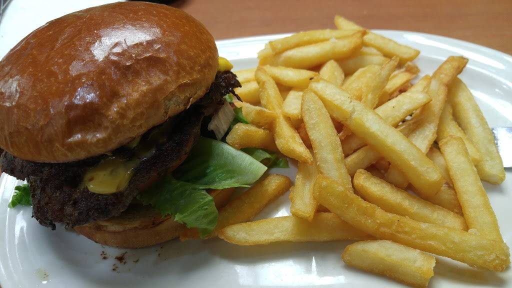 Friendlys | restaurant | 9165 Ridge Ave, Philadelphia, PA 19128, USA | 2154872233 OR +1 215-487-2233