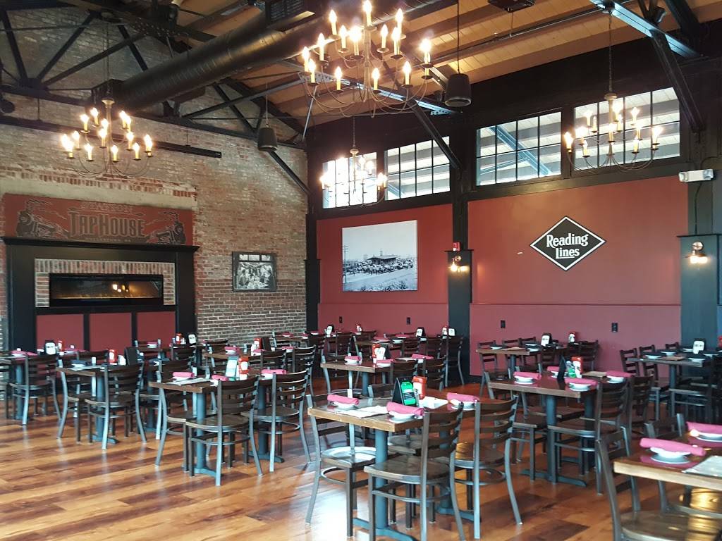The Station Taphouse | restaurant | 194 W Ashland St, Doylestown, PA 18901, USA | 2153481663 OR +1 215-348-1663
