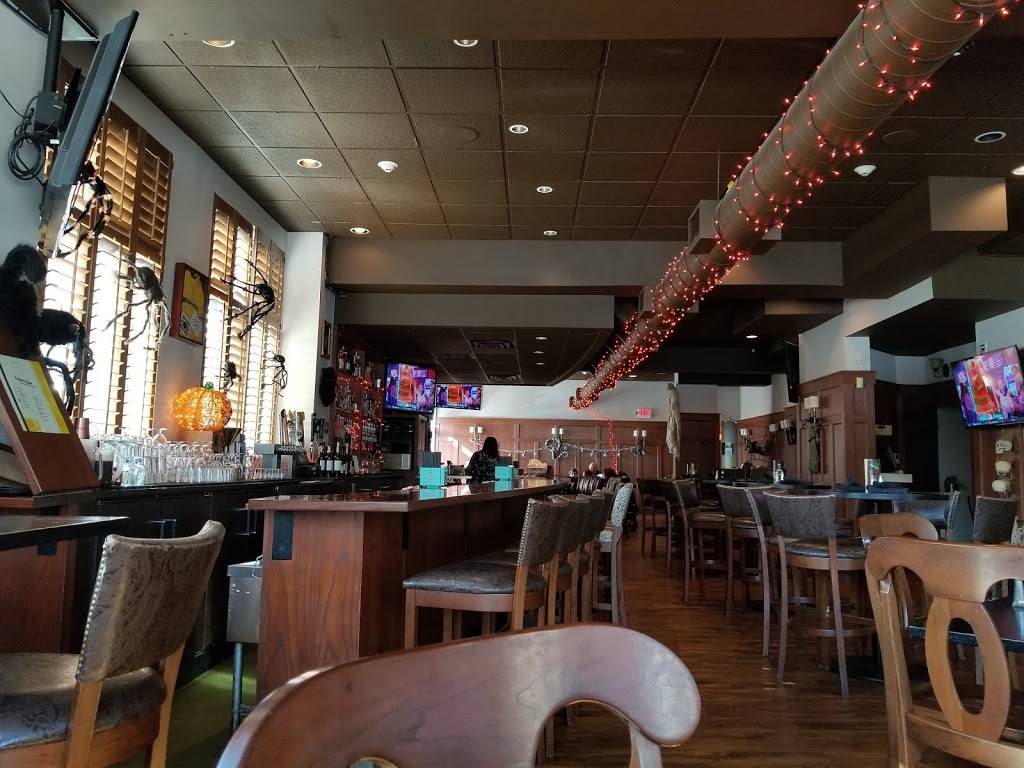 Harrys Bar and Grill | restaurant | 3549 N Oakland Ave, Milwaukee, WI 53211, USA | 4149646800 OR +1 414-964-6800