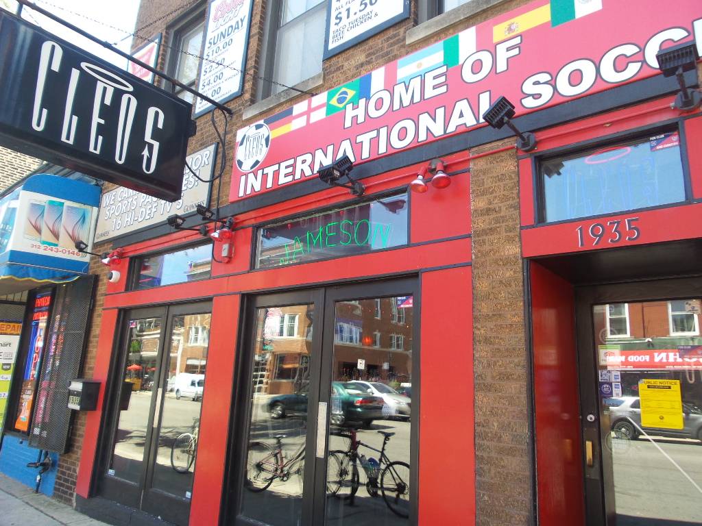 Cleos Bar And Grill | restaurant | 1935 W Chicago Ave, Chicago, IL 60622, USA | 3122435600 OR +1 312-243-5600