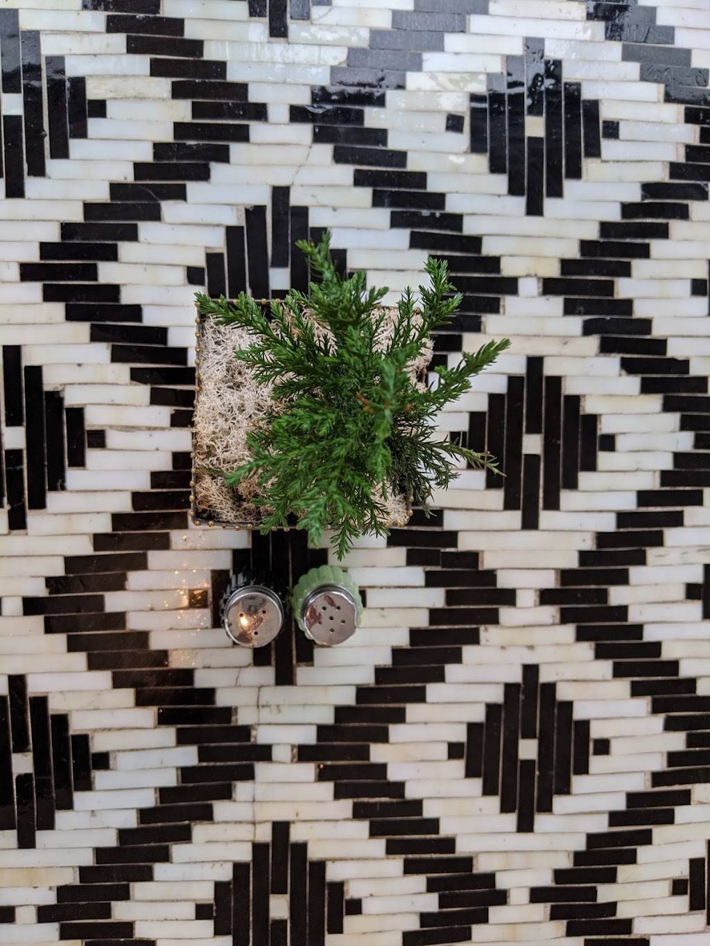 Lolas Street Kitchen | restaurant | 24 E Main St, Midway, UT 84049, USA | 4356713970 OR +1 435-671-3970