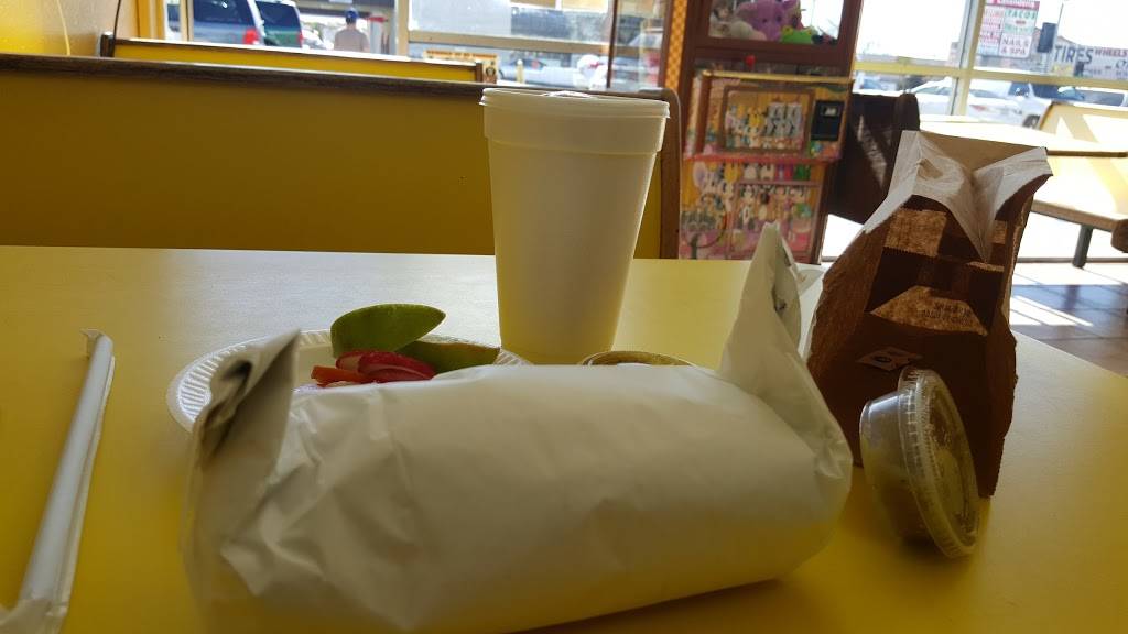 Tacos Mi Rincón Tapatio | restaurant | 13947 Foothill Blvd, Sylmar, CA 91342, USA | 8183627472 OR +1 818-362-7472