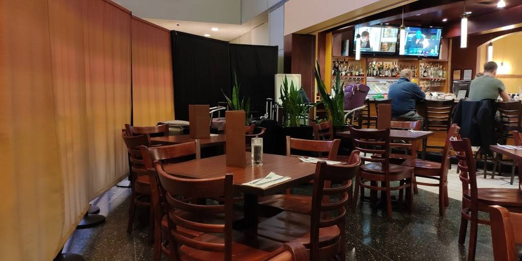 Dine Boston Bar & Grille | restaurant | 1 Harborside Dr, East Boston, MA 02128, USA | 6175675700 OR +1 617-567-5700