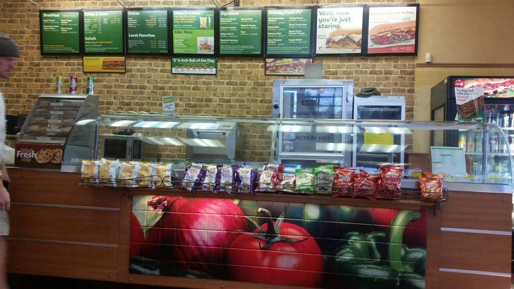 Subway | meal takeaway | 3320 W McGraw St, Seattle, WA 98199, USA | 2062856907 OR +1 206-285-6907