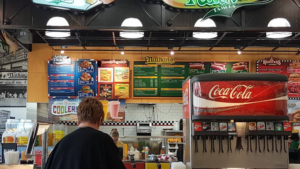 Nathans Famous | restaurant | 1086 The Arches Cir, Deer Park, NY 11729, USA | 6316676900 OR +1 631-667-6900