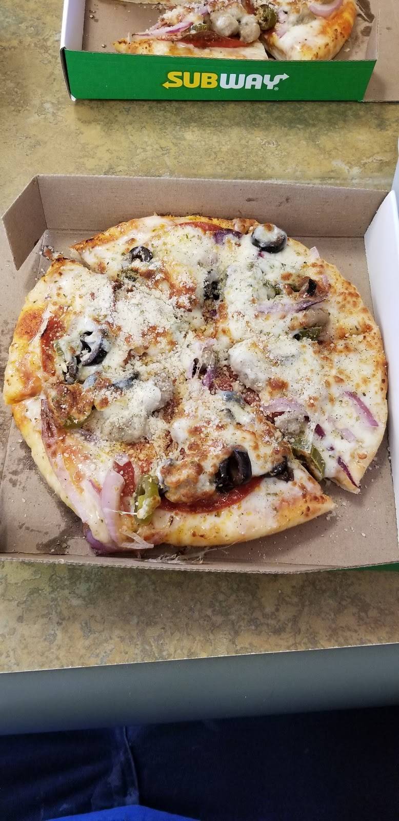 Subway | restaurant | 232 S Dirksen Pkwy, Springfield, IL 62703, USA | 2177899121 OR +1 217-789-9121