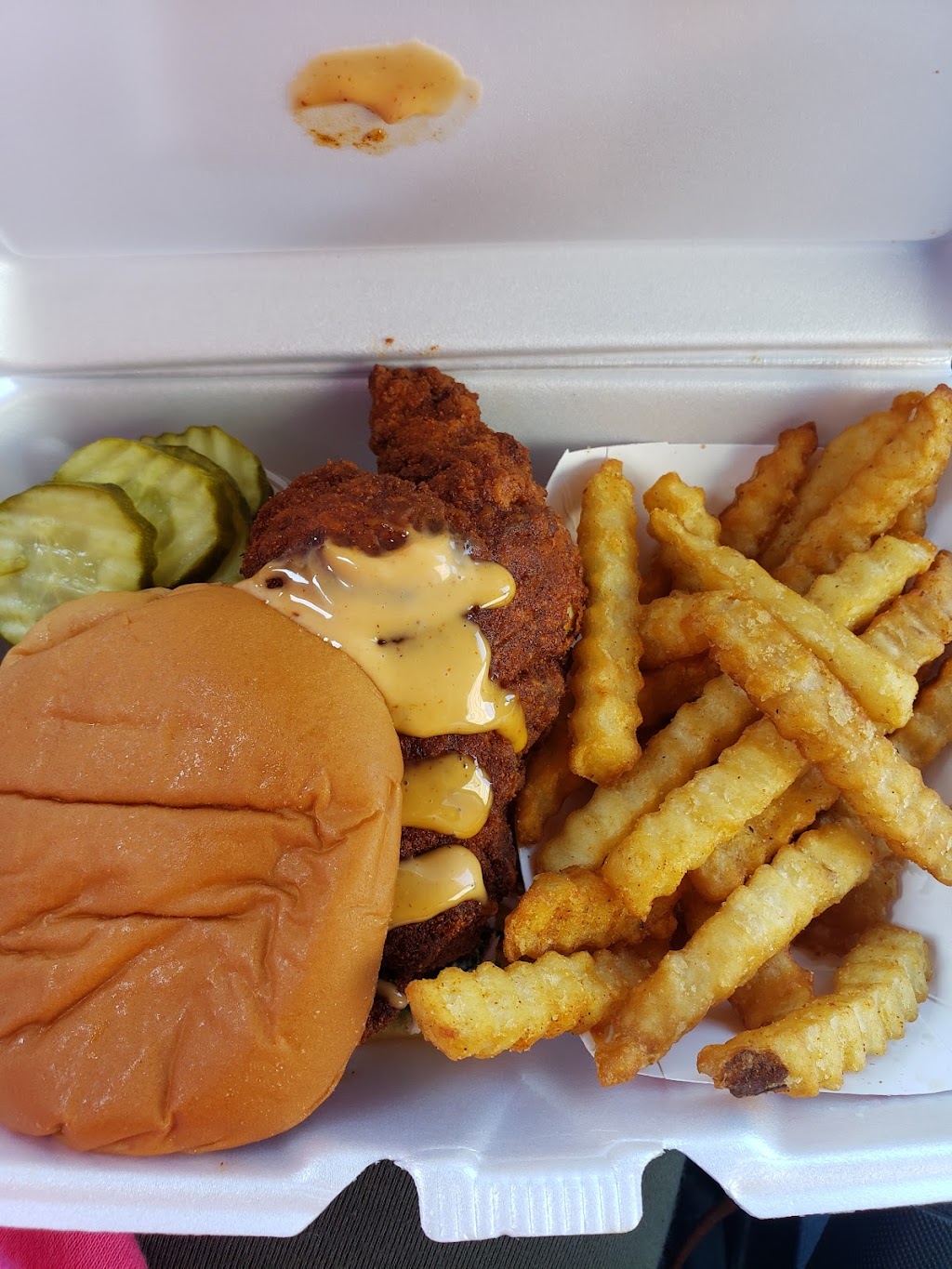 Dave’s Hot Chicken | restaurant | 8810 Madison Ave, Fair Oaks, CA 95628, USA | 9168661670 OR +1 916-866-1670