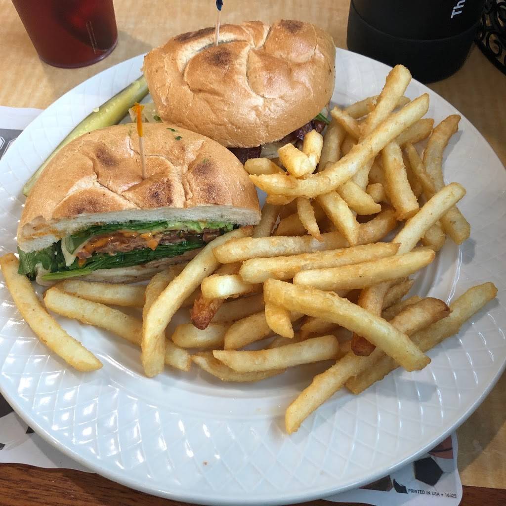 Grandpas Restaurant | restaurant | 686 Rubber Ave, Naugatuck, CT 06770, USA | 2036325950 OR +1 203-632-5950