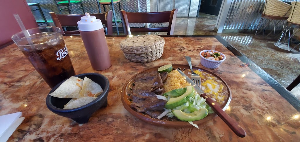 Mineros Restaurant | restaurant | 625 AZ-89A, Cottonwood, AZ 86326, USA | 9282394982 OR +1 928-239-4982