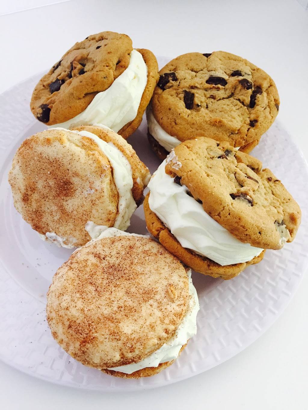 Zero Degrees Custard & Ice | restaurant | 711 W Lancaster Blvd, Lancaster, CA 93534, USA | 6619414193 OR +1 661-941-4193