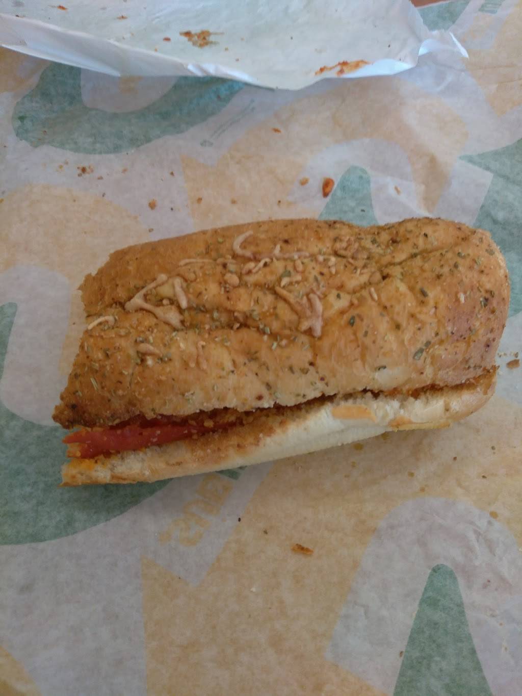 Subway Restaurants | restaurant | 3708, 562 W Holt Blvd, Ontario, CA 91762, USA | 9099885009 OR +1 909-988-5009