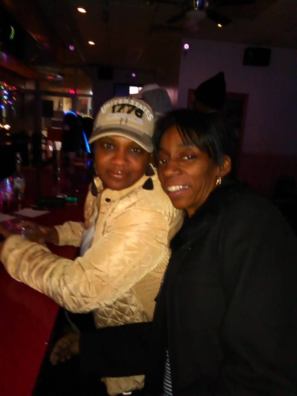 Good Times Inc | restaurant | 6601 Lansdowne Ave, Philadelphia, PA 19151, USA | 2158790265 OR +1 215-879-0265