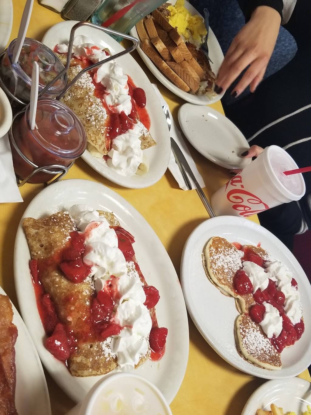 Brandons Diner Three | restaurant | 10271 Magnolia Ave, Riverside, CA 92503, USA | 9516372782 OR +1 951-637-2782