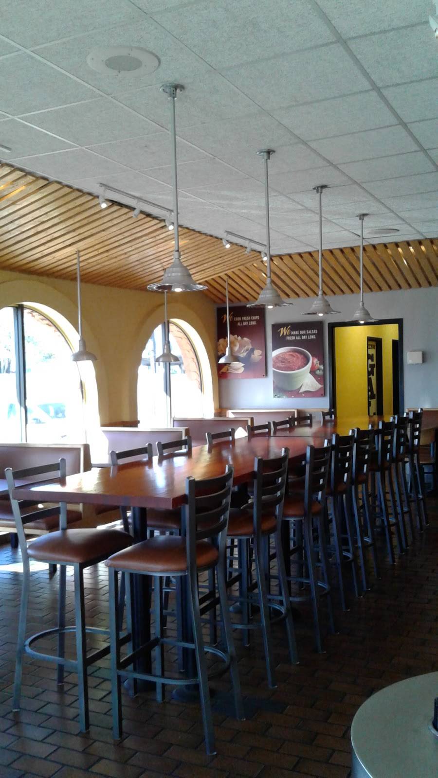 Taco Bueno | restaurant | 4421 NW 39th Expy, Oklahoma City, OK 73112, USA | 4059474789 OR +1 405-947-4789