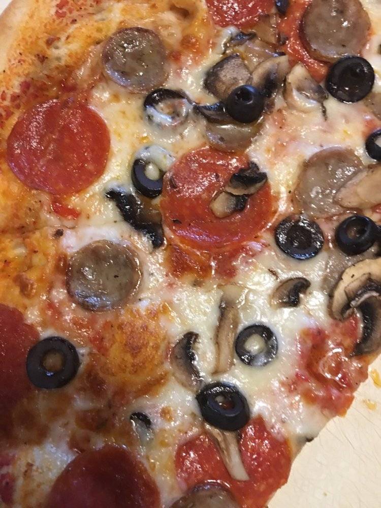 Amalfis Pizza n Pasta | restaurant | 8542 University City Blvd, Charlotte, NC 28213, USA | 7045478651 OR +1 704-547-8651