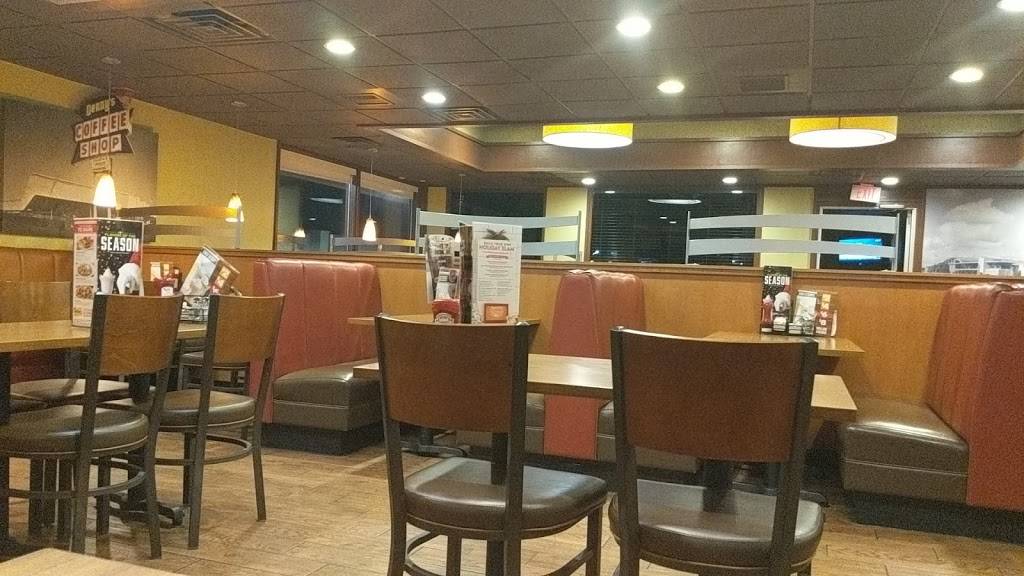 Dennys | restaurant | 3900 28th St SE, Kentwood, MI 49512, USA | 6169428951 OR +1 616-942-8951