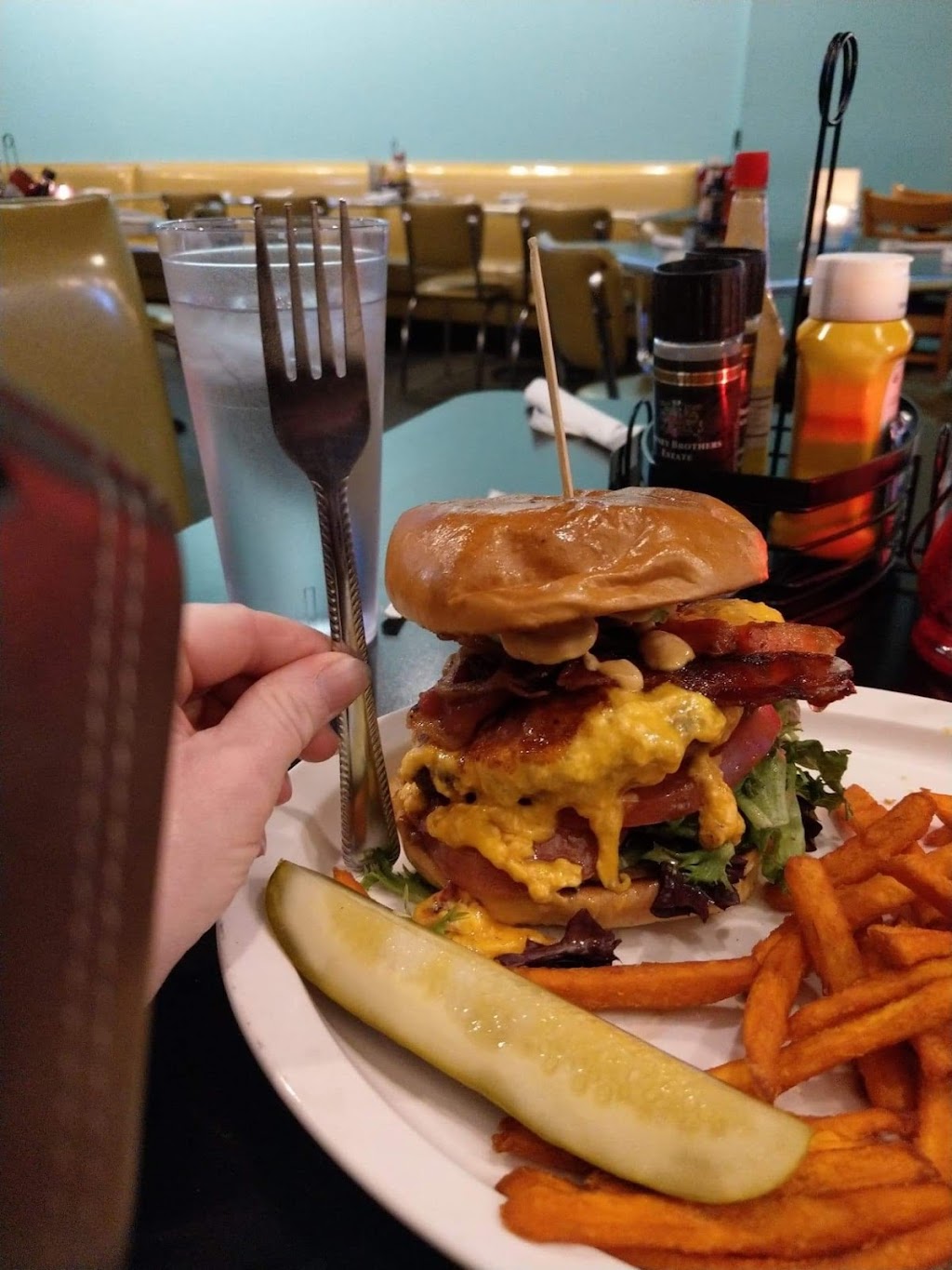 Roots Grill & Bar | restaurant | 962 B Airport Blvd, Morrisville, NC 27560, USA | 9196502441 OR +1 919-650-2441