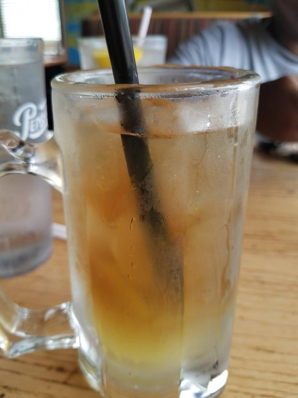 Applebees Grill + Bar | restaurant | 4942 Valley View Blvd, N/NW, Roanoke, VA 24012, USA | 5405635213 OR +1 540-563-5213