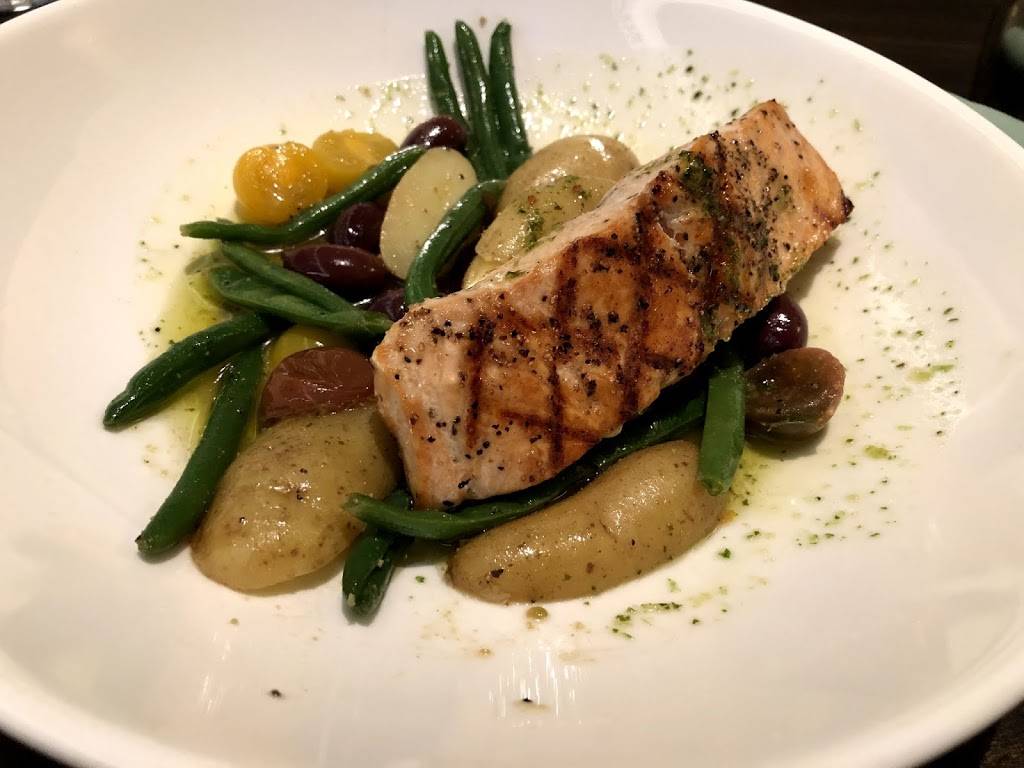 Champions | restaurant | 2020 Convention Center Concourse, Atlanta, GA 30337, USA | 4047631544 OR +1 404-763-1544